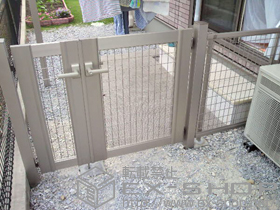 の門扉 エクスライン門扉16型 両開き親子　門柱使用 施工例