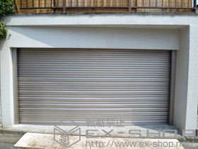 のガレージシャッター ガレージシャッタークワトロ 電動式 内部付タイプ 施工例