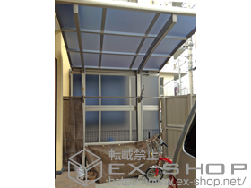 のサイクルポート・駐輪場 レイナポートグランミニ 積雪〜20cm対応+サイドパネル+収納式物干し（カーポート柱用） 施工例