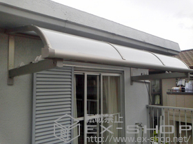 のバルコニー・ベランダ屋根 ライザーテラスII R型 ルーフタイプ 単体 積雪〜20cm対応＋ルーフ用竿掛け　4個入り 施工例