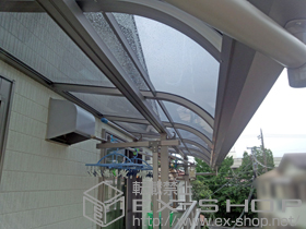 のバルコニー・ベランダ屋根 ライザーテラスII R型 屋根タイプ 連棟 積雪〜20cm対応 施工例