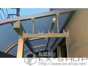 のバルコニー・ベランダ屋根 ライザーテラスII R型 屋根タイプ 単体 積雪〜20cm対応＋吊り下げ物干し 標準 2本入 施工例