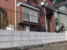 のフェンス・柵 ハイグリッドフェンスUF8型 フリーポールタイプ 施工例