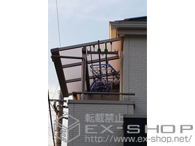 のバルコニー・ベランダ屋根 ライザーテラスII F型 屋根タイプ 単体 積雪〜20cm対応+吊り下げ式物干し ショート 2本入 施工例