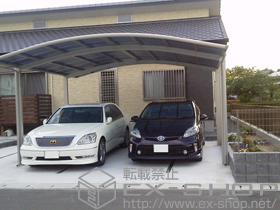 のカーポート レイナツインポートグラン 積雪〜20cm対応+壁付け物干し 標準タイプ 2本入 施工例