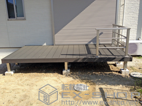 のウッドデッキ リウッドデッキ 200＋リウッドデッキ200 シンプルモダンデッキフェンス2型<横格子> 施工例