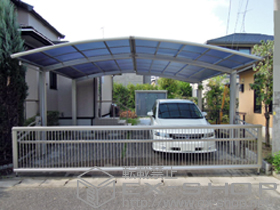 のカーゲート エクスラインアップゲートワイド2型 手動タイプ 施工例