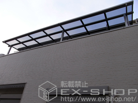 のバルコニー・ベランダ屋根 ライザーテラスII F型 屋根タイプ 連棟 積雪〜20cm対応＋吊り下げ物干し 標準 3本入 施工例