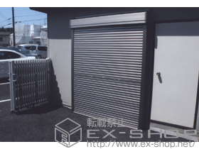 のガレージシャッター ガレージシャッタークワトロ 手動式 外部付タイプ 施工例