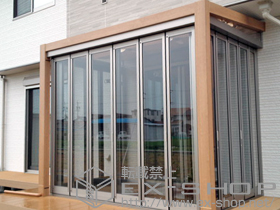 のテラス囲い・サンルーム 自然浴家族ジーマ　ウッドデッキ仕様　色パターン3 施工例