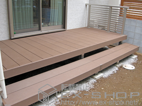 のウッドデッキ リウッドデッキ 200+段床セット 正面タイプ 1段+シンプルモダンデッキフェンス7型 <半目隠し横格子タイプ> 施工例