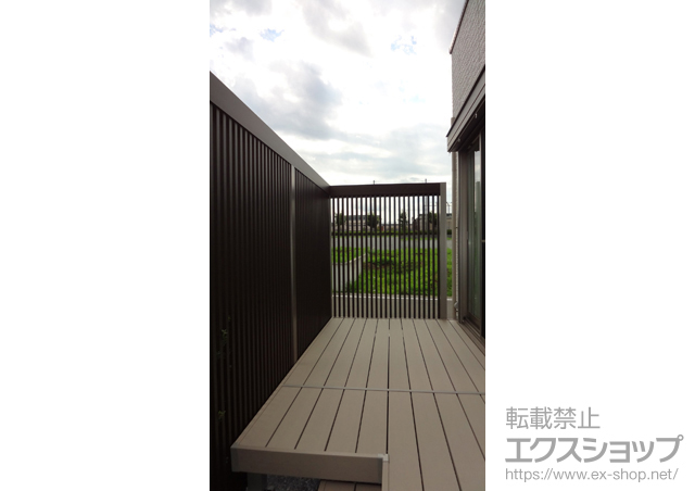のウッドデッキ ひとと木＋プラスG Gスクリーン縦格子タイプ＋2段デッキ L1,000 床板2枚分 施工例