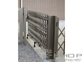 のカーゲート トリップゲート PB型 ノンレール 片開き 施工例