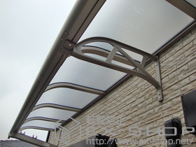 のバルコニー・ベランダ屋根 パワーアルファ ＲＢ型 ルーフタイプ 連棟 積雪〜30cm対応＋壁付け物干し 標準タイプ 施工例