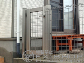 の門扉 エクスライン門扉16型 片開き 門柱仕様 施工例