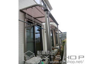 のテラス屋根 ライザーテラスII R型 テラスタイプ 単体 積雪〜20cm対応＋吊り下げ物干し 標準 2本入 施工例