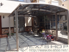 のカーポート カーブポートシグマIII ワイド 積雪〜20cm対応+カーブポートシグマIII用 サイドパネル+カーブポートシグマIIIワイド用 収納式物干し 標準 2本入 施工例