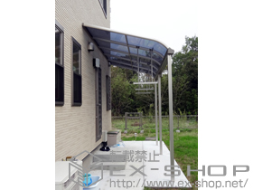 のバルコニー・ベランダ屋根 プレシオステラス R型 テラスタイプ 連棟　積雪〜20cm対応＋ 吊り下げ式物干し　標準サイズ　3本入り 施工例