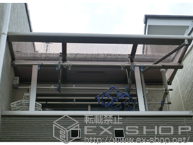 のバルコニー・ベランダ屋根 ライザーテラスII F型 屋根タイプ 単体 積雪〜20cm対応＋吊り下げ物干し　標準　2本入 施工例