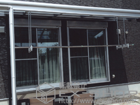 のテラス屋根 ライザーテラスII F型 テラスタイプ 単体 積雪〜20cm対応＋吊り下げ式物干し 標準 2本入 施工例