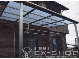 のテラス屋根 ライザーテラスII F型 テラスタイプ 単体 積雪〜20cm対応+吊り下げ物干し　標準　2本入 施工例