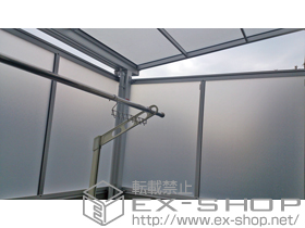 のバルコニー・ベランダ屋根 ライザーテラスII F型 屋根タイプ 単体 積雪〜20cm対応+前面スクリーン 1段+側面スクリーン 1段 施工例