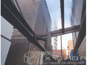 のバルコニー・ベランダ屋根 ナーラ屋根 屋根置き式バルコニー用 単体 積雪〜20cm対応+WKLG020 物干しセット 標準 2本入 施工例