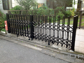のカーゲート ポチガード キャスタータイプ 両開き40W 施工例