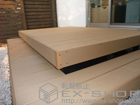 のウッドデッキ リコステージII＋リードデッキ1段 正面・片側面 施工例