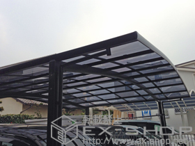 のカーポート カーブポートシグマIII ワイド 積雪〜20cm対応+収納式物干し ロングタイプ 2本入 施工例