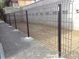 のフェンス・柵 イーネットフェンス　2Ｆ型　自由柱タイプ 施工例