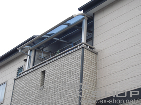 のバルコニー・ベランダ屋根 ヴェクターテラス R型 屋根タイプ 単体 積雪〜20cm対応+ヴェクターテラス 吊下げ物干し 標準 2本入 施工例