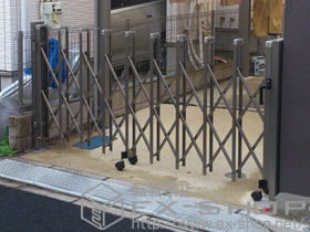 のカーゲート トリップゲート PB型 ノンレール 片開き 27S 施工例