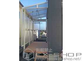 のテラス屋根 ヴェクターテラス F型 テラスタイプ 単体 積雪〜20cm対応＋吊り下げ物干し ロング 標準 2本入＋前面パネル 施工例