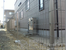 のフェンス・柵 イーネットフェンス1F型 自由柱 施工例