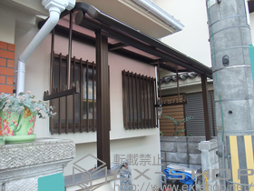 のテラス屋根 プレシオステラス R型 テラスタイプ 単体 積雪〜20cm対応＋ヴェクターテラス 吊り下げ式物干し　標準　2本入り 施工例