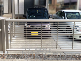 のカーゲート エクスラインアップゲート ワイド 1型 手動式 51-12 施工例