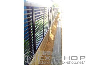 のフェンス・柵 エクスラインフェンス12型　自由柱タイプ 施工例