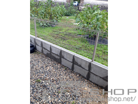 のフェンス・柵 メッシュフェンスG10-R　フリー支柱タイプ 施工例