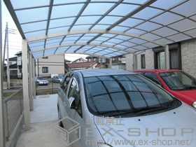 のカーポート レイナツインポートグラン 縦連棟　積雪〜20cm対応+水平式　物干し　テラス柱用　2本入り　1セット 施工例