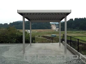 YKKAPのカーポート レオンポートneo 角柱4本仕様 積雪〜50cm対応 施工例