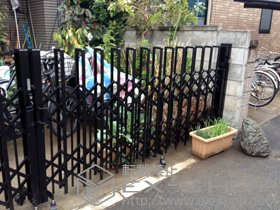 のカーゲート トリップゲート ペットガード型 ノンレール 両開き 52W（26S+26M) 施工例