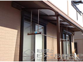 のテラス屋根 プレシオステラス R型 テラスタイプ 単体 積雪〜20cm対応＋吊り下げ式物干し 標準 2本入 施工例