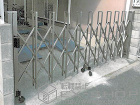 のカーゲート トリップゲートRA型 ノンレール 片開き 30S 施工例