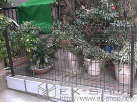 のフェンス・柵 メッシュフェンスG10-R フリーポールタイプ 施工例