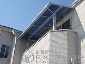 のバルコニー・ベランダ屋根 ライザーテラスII F型 屋根タイプ 単体 積雪〜20cm対応 　※外観右+吊下げ物干し 標準 2本入 施工例