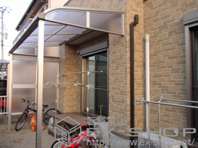 のテラス屋根 ヴェクターテラス R型 テラスタイプ 単体 積雪〜20cm対応＋側面パネル 2段＋屋根妻パネル R型用 施工例