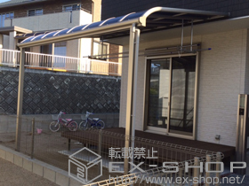 のテラス屋根 ヴェクターテラス R型 テラスタイプ 単体 積雪〜20cm対応＋吊り下げ物干し 標準2本入り 施工例