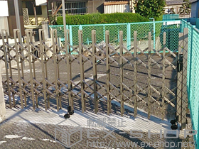 のカーゲート トリップゲート 傾斜地専用型 ノンレール 片開き 30S 施工例