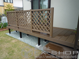 のウッドデッキ リウッドデッキ 200＋独立式リウッドステップ2型＋リウッドデッキフェンス2型<ラチス格子> 施工例